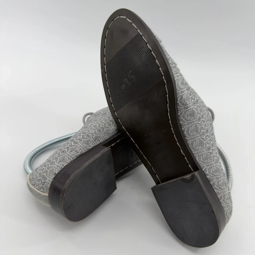 Toms brogue size